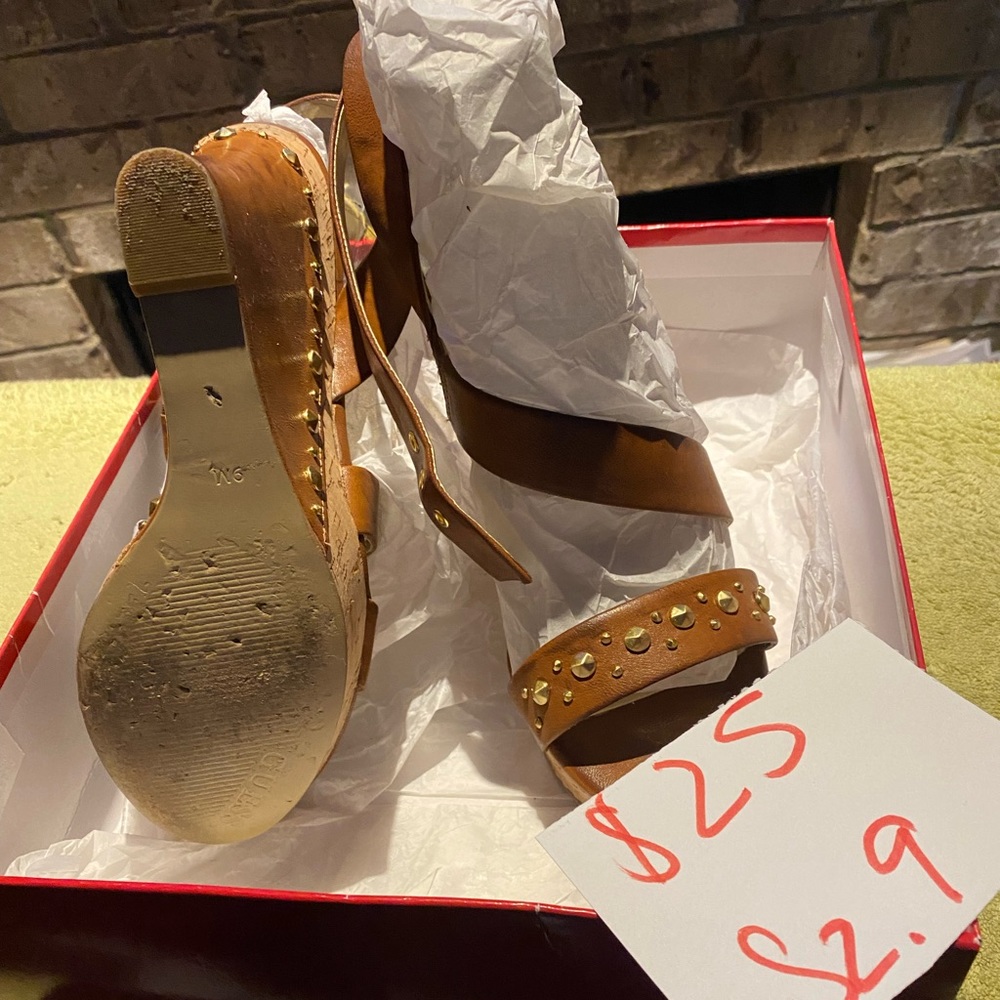 Wedge sandals